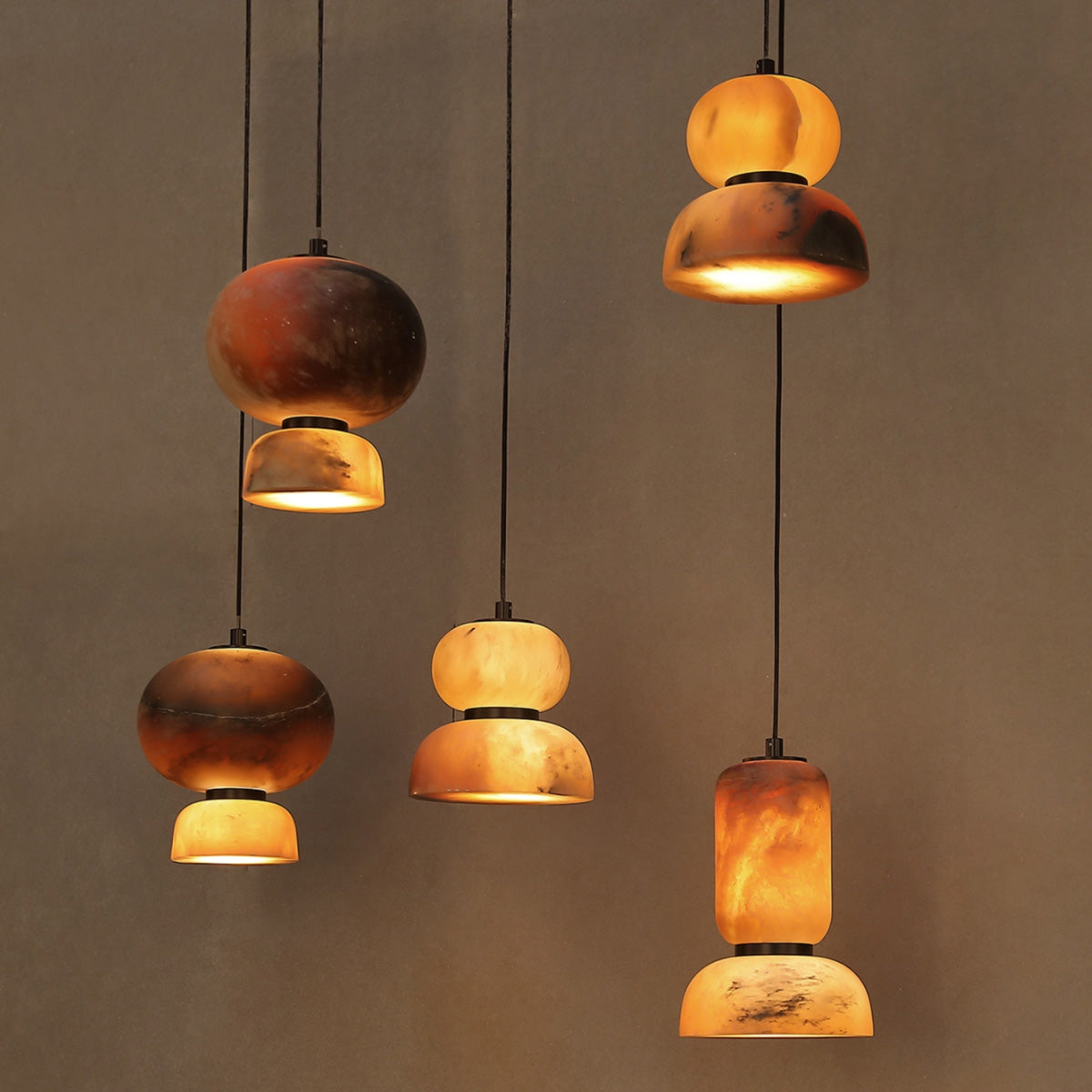 Manor Carey Eterna Alabaster Pendant – Large Circle