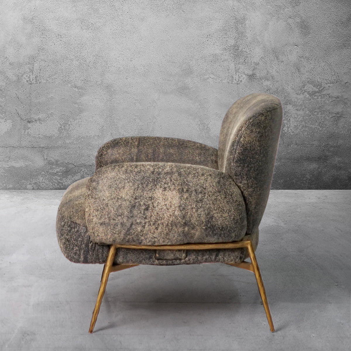 Thomson Vintage Pearl Grain Cowhide Lounge Chair