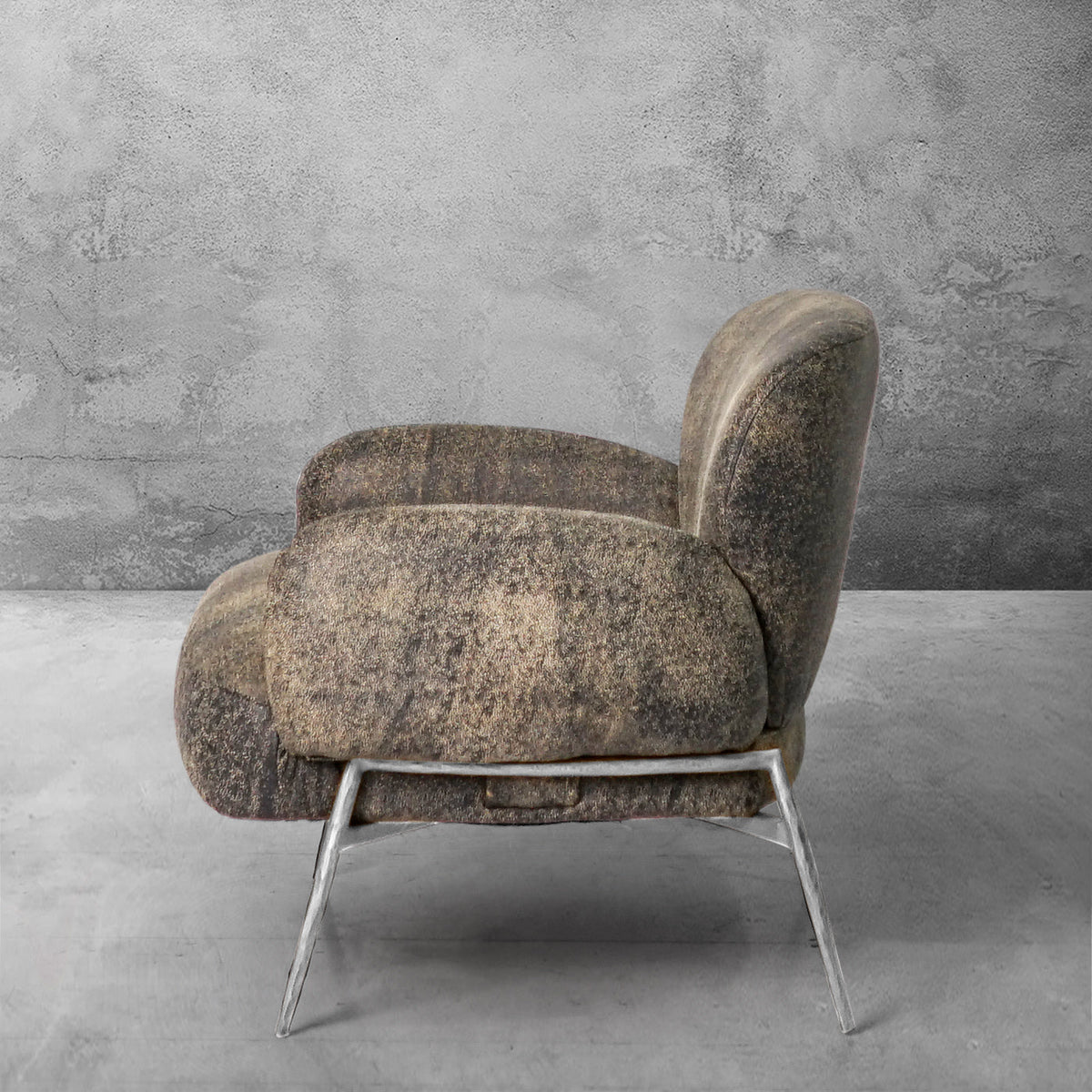 Thomson Vintage Pearl Grain Cowhide Lounge Chair