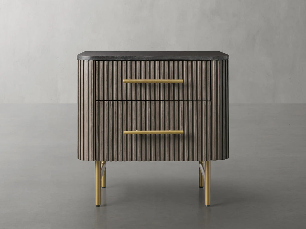 Fanny Closed Nightstand