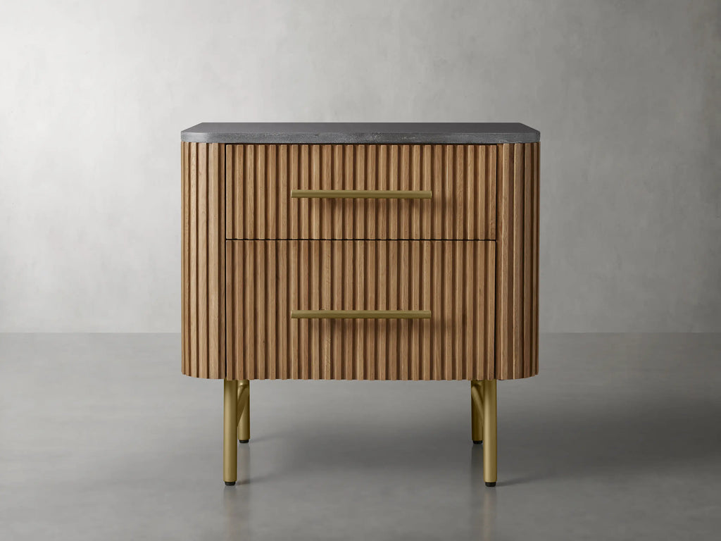 Fanny Closed Nightstand