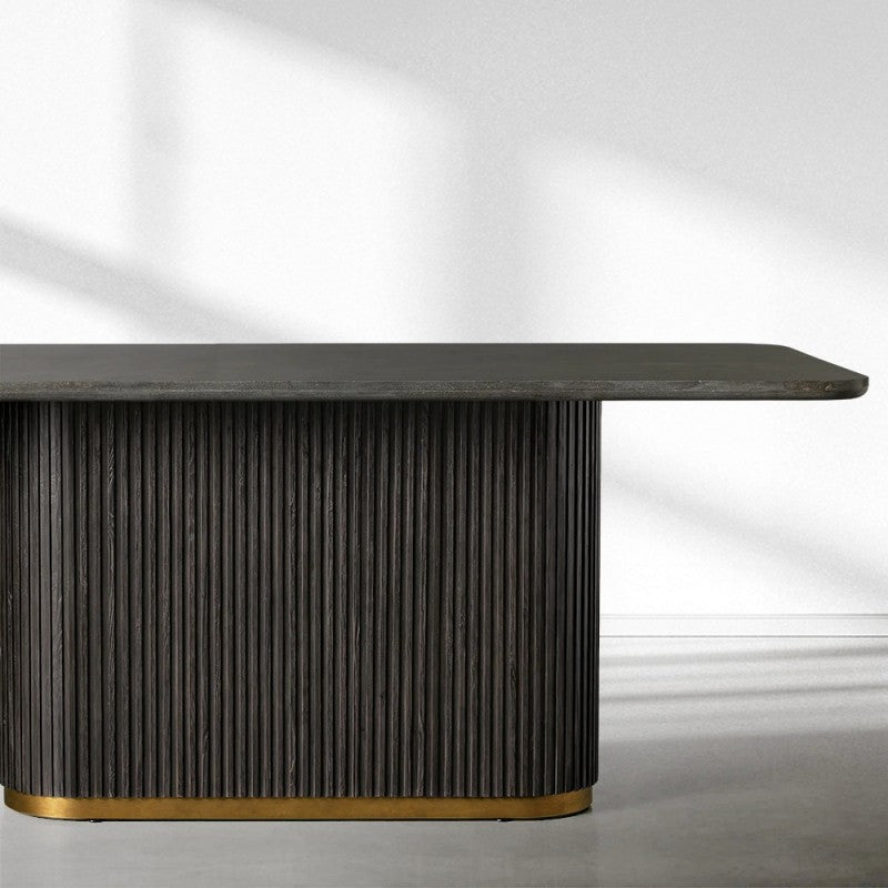 Fanny Dining Table