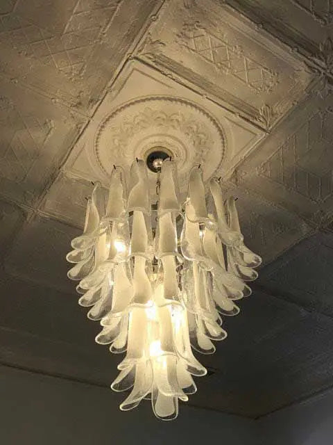 Manorcove MuranChandelier – 75 petals – Transparento