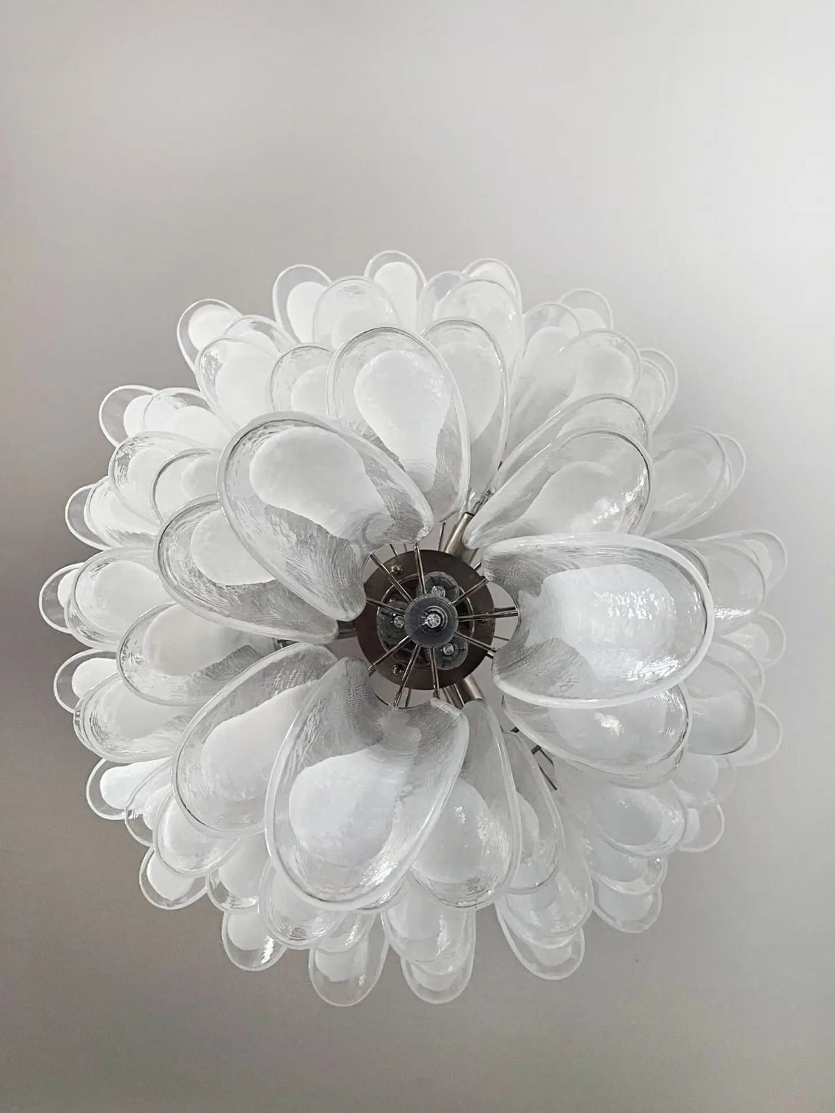 Manorcove MuranChandelier – 75 petals – Transparento