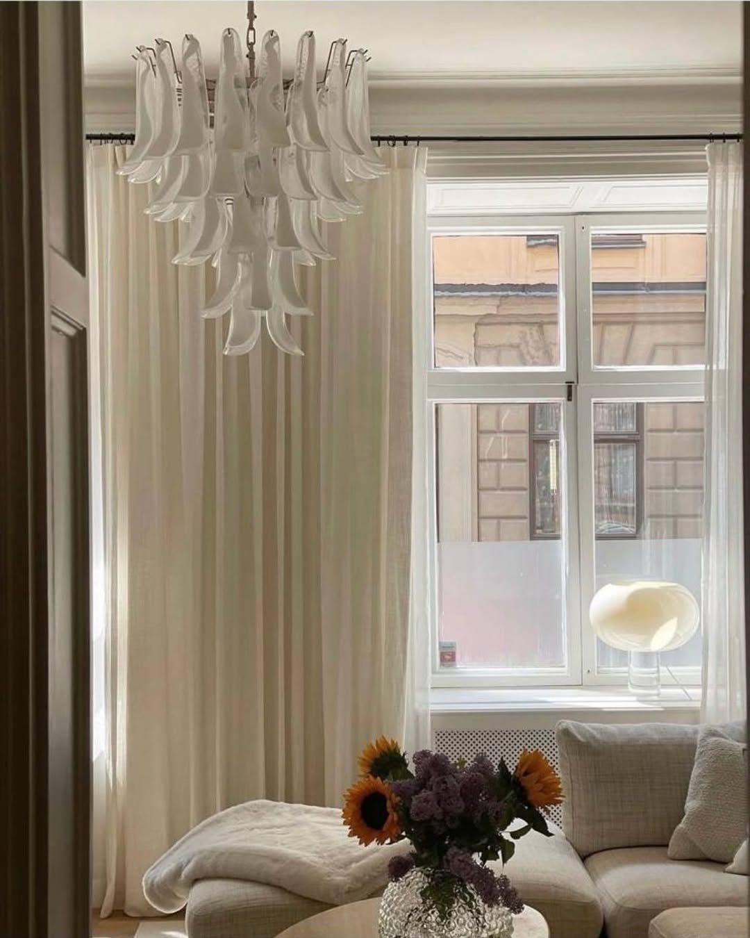 Manorcove MuranChandelier – 75 petals – Transparento