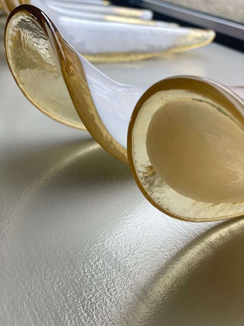 Manorcove Murano Chandelier – 26 petals – Amber