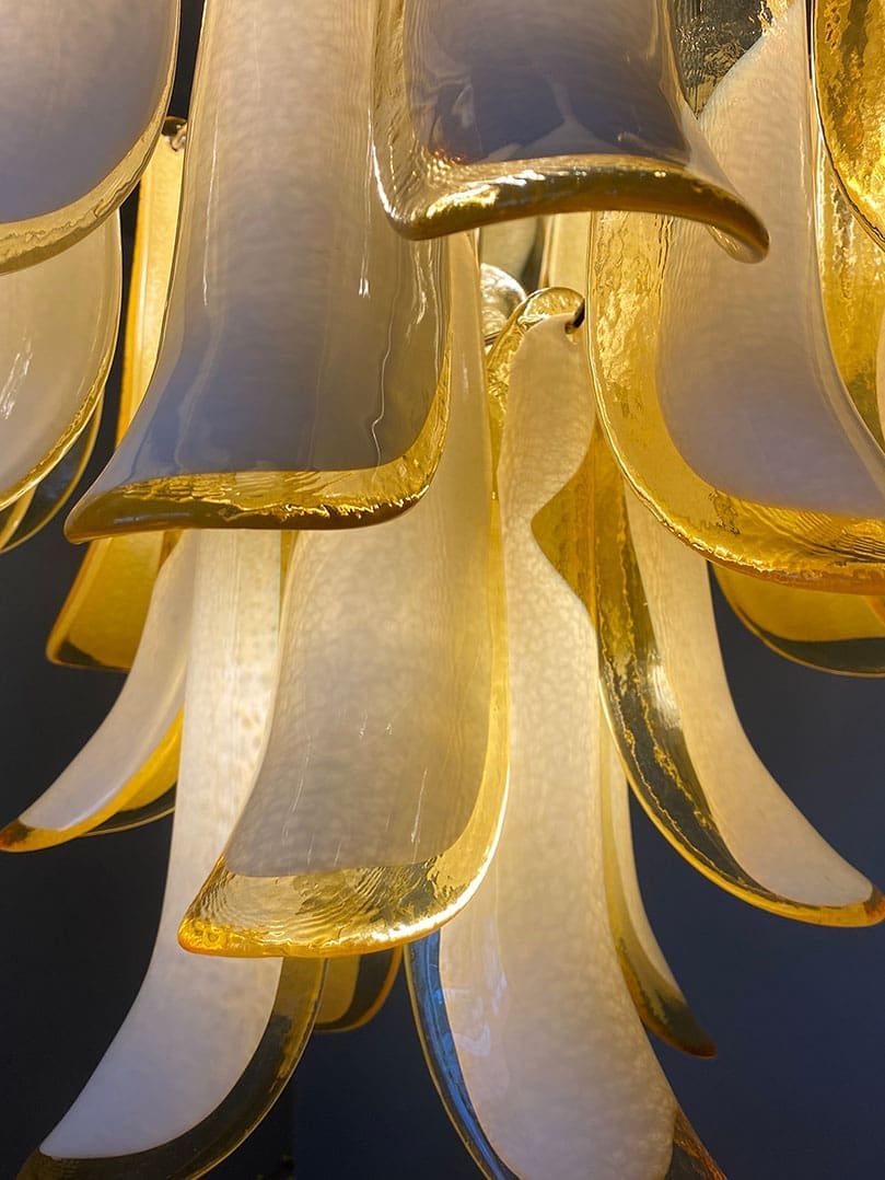 Manorcove Murano Chandelier – 26 petals – Amber