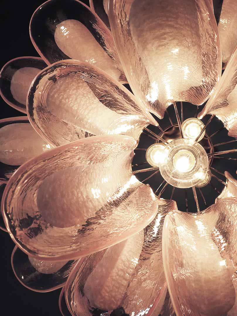 Manorcove Murano Chandelier – 26 petals – Pink