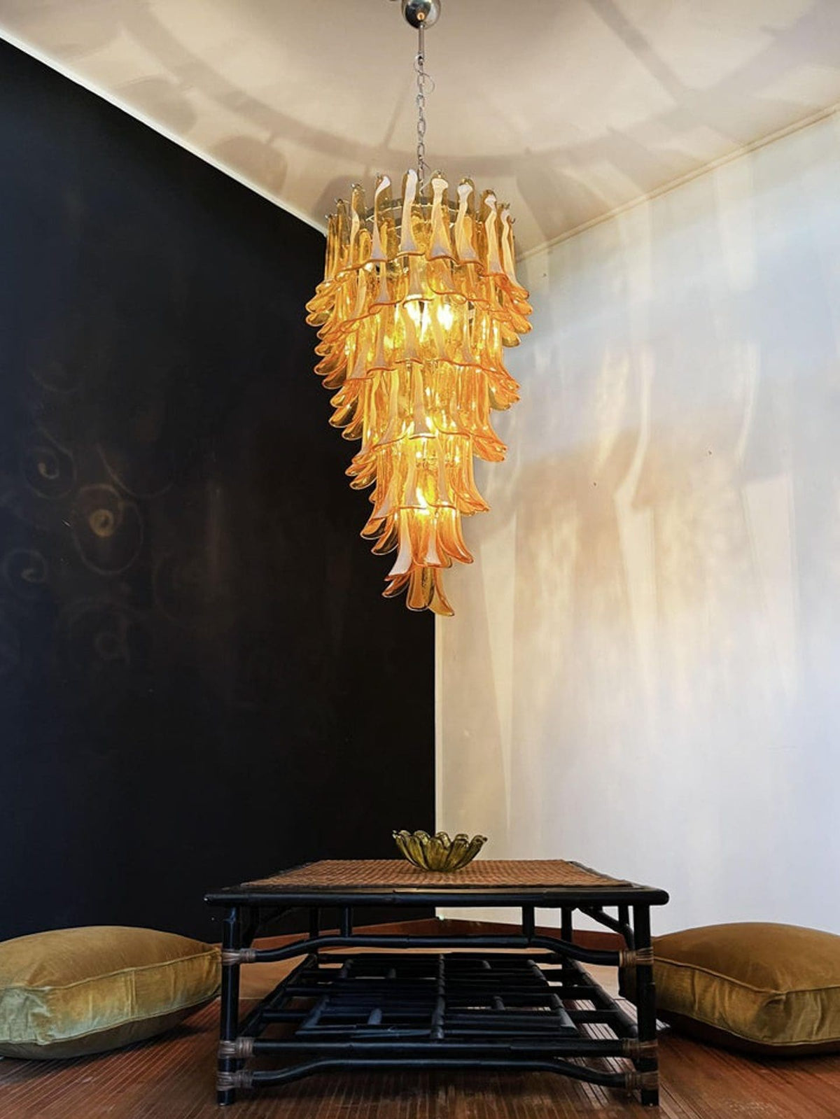 Manorcove Murano Chandelier – 83 petals – Caramel
