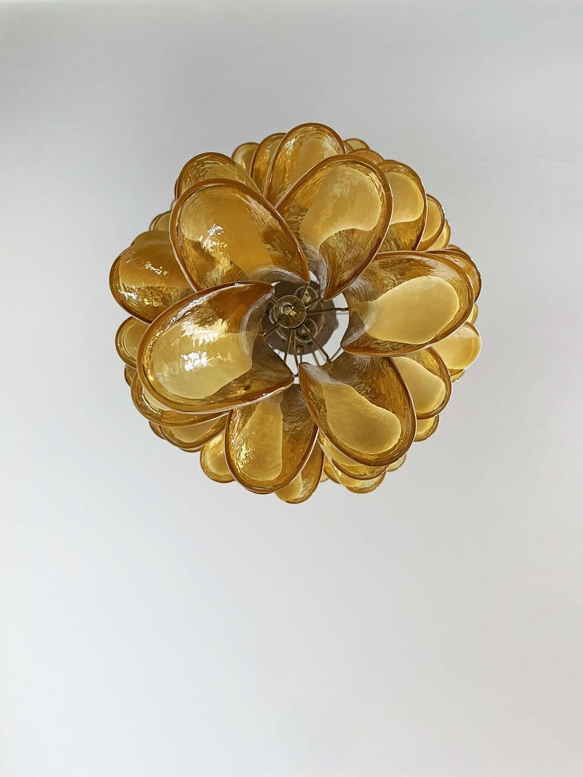 Manorcove Murano Chandelier – 83 petals – Caramel