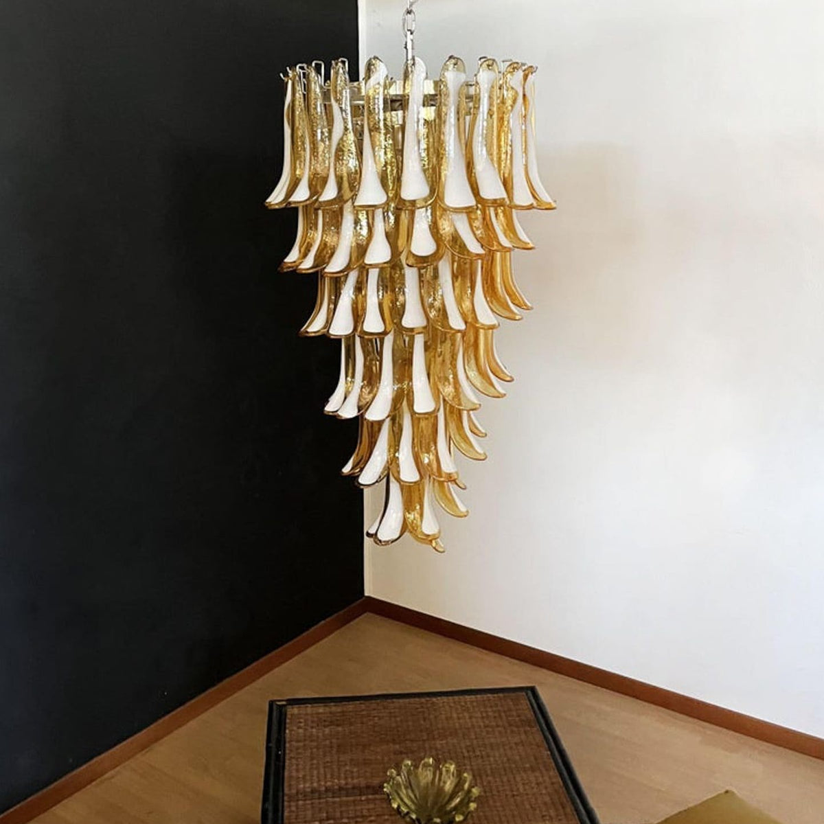 Manorcove Murano Chandelier – 83 petals – Caramel