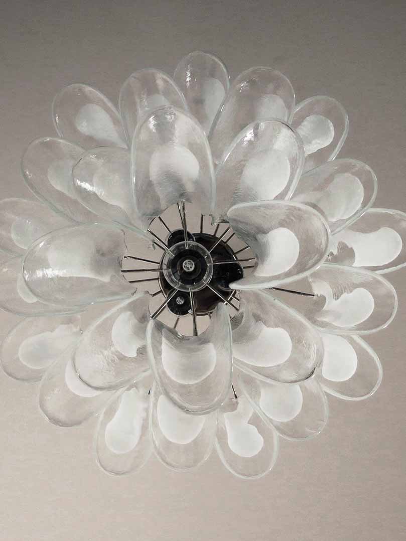 Manorcove Murano Chandelier – 26 petals – White