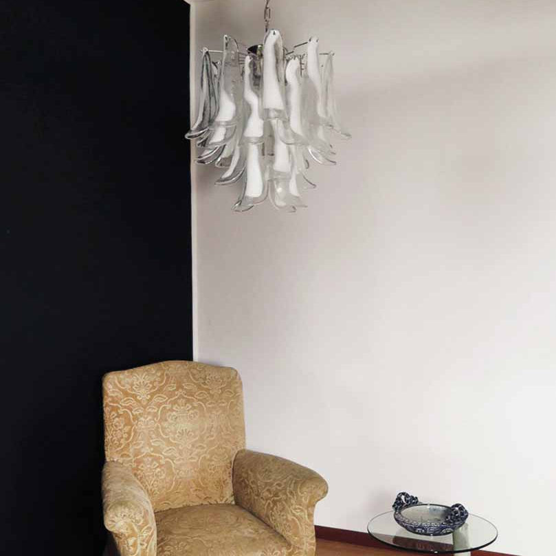Manorcove Murano Chandelier – 26 petals – White