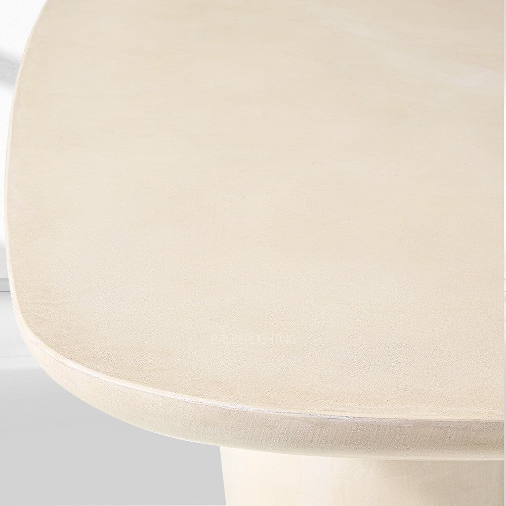 Ottoic Dining Table